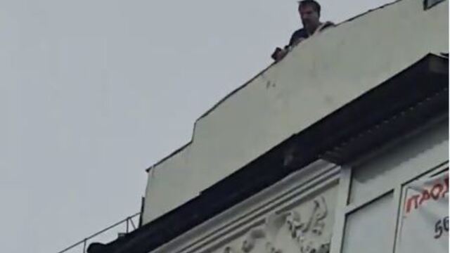 Появилось видео, на котором Саакашвили угрожает спрыгнуть с крыши