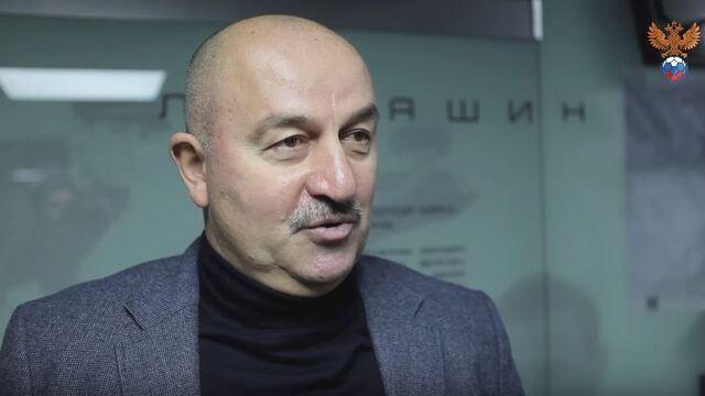 Главный тренер сборной России по футболу приедет в Калининград на матч 