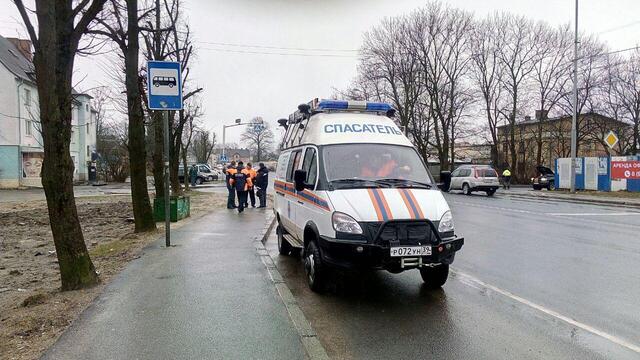 В Калининграде вывезли 250-килограммовую авиабомбу с ул. Невского (трансляция) 