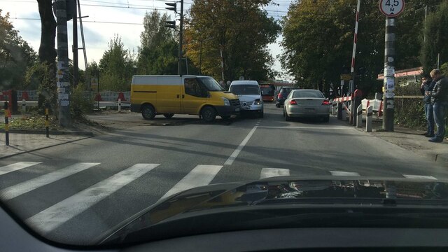 В Чкаловске у железнодорожного переезда столкнулись две машины