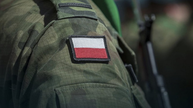 Глава Минобороны Польши считает, что стране пока не грозит 
