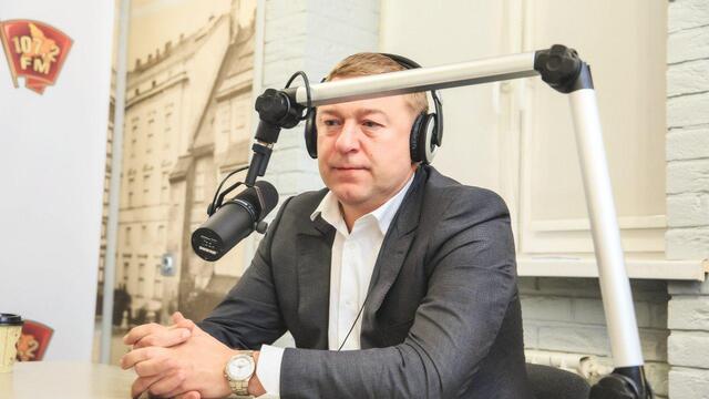 Ярошук пообещал убрать рекламные растяжки на ограждениях вдоль центральных улиц Калининграда