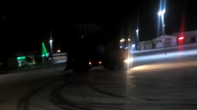 На стоянке у 