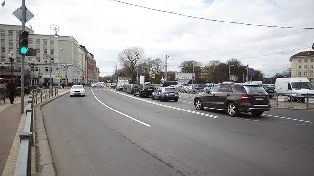 В Калининграде начали работы по нанесению дорожной разметки
