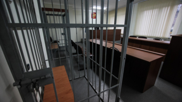 В Правдинске задержали 17-летнего подростка за поджог двух автомобилей