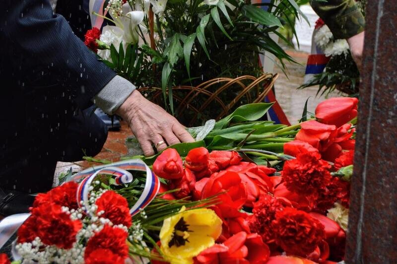 "Дедушка, это вам — за ваш за подвиг!": жители Гурьевска отпраздновали День Победы   - Новости Калининграда