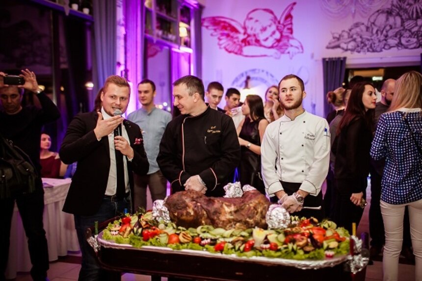 Ямальская оленина, осетрина и утка магре: в RiverSide Country Club открылся банкетный зал в стиле Прованс - Новости Калининграда