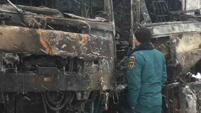 В Смоленской области сгорели две калининградские фуры