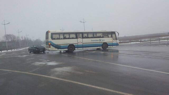 На Приморском кольце столкнулись автобус 