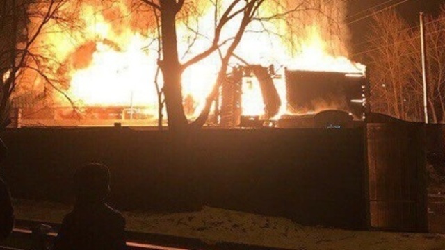 В микрорайоне Космодемьянского отключат электричество из-за пожара в 
