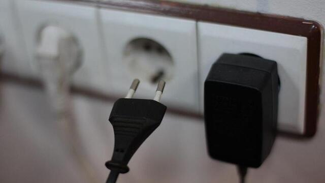 В Калининграде на нескольких улицах Центрального района из-за аварии отключили свет (дополнено)
