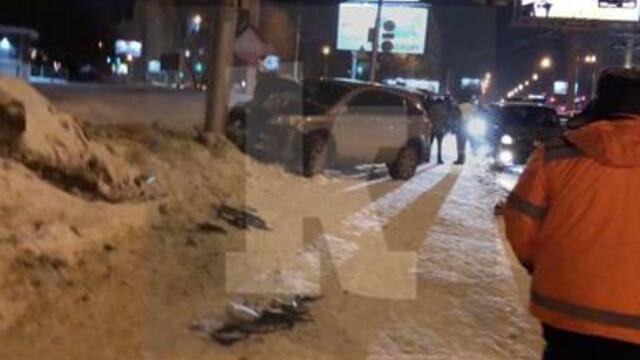 В Новосибирске внедорожник задавил женщину и ребёнка, смотревших салют 