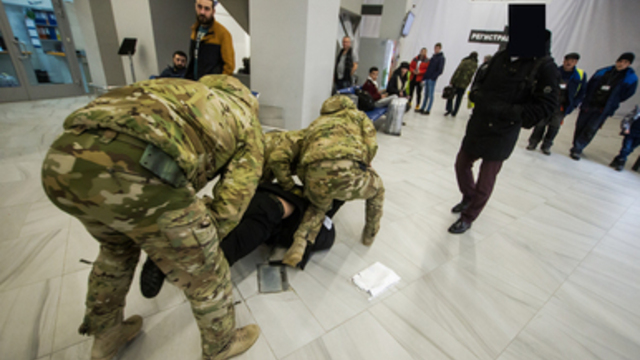 Появилось видео задержания в Храброво участника террористической группировки