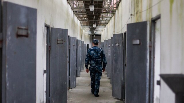 Житель Советска получил восемь лет колонии строгого режима за попытку убить приятеля ножницами