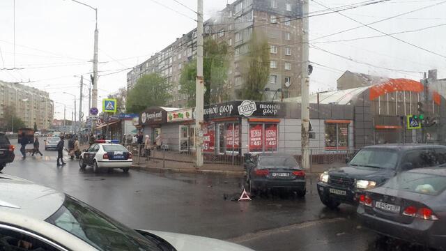 Очевидец: Из-за ДТП остановилось автомобильное движение на ул. 9 Апреля
