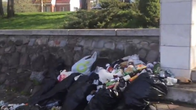 Калининградцы пожаловались на мусор у кафе 