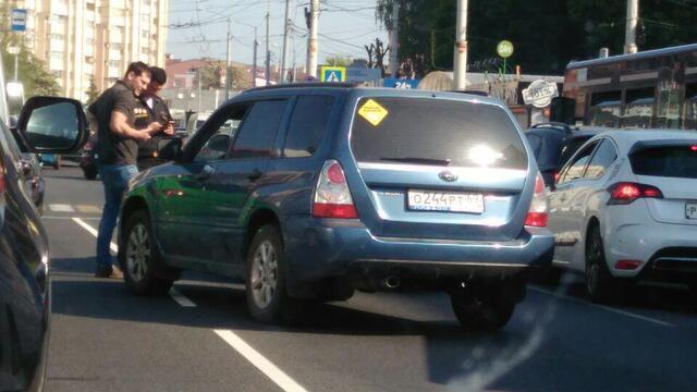 ДТП на Втором эстакадном мосту спровоцировало пробку перед въездом на ул. 9 Апреля