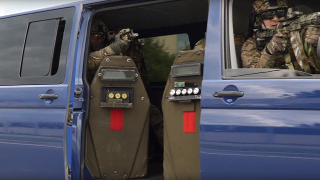 Взрыв, стрельба и погоня: ФСБ опубликовала видео с учений на фан-зоне