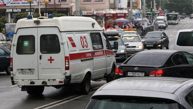 В Калининграде женщина сломала позвоночник после падения из окна третьего этажа