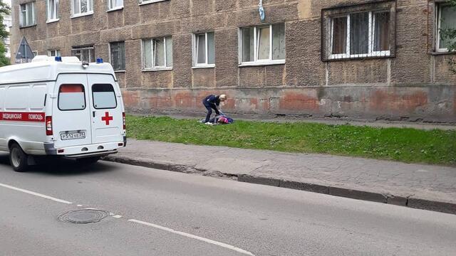 В больнице скончалась калининградка, спускавшаяся из окна третьего этажа по связанному белью