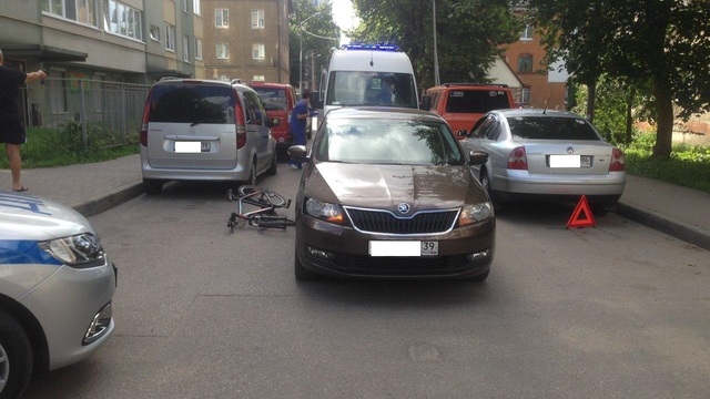 На улице Баранова за воскресенье сбили двух велосипедистов