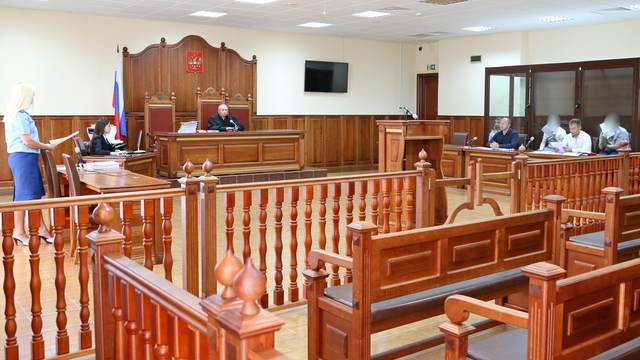 В Калининграде вынесли приговор двум мужчинам, утопившим знакомого в озере