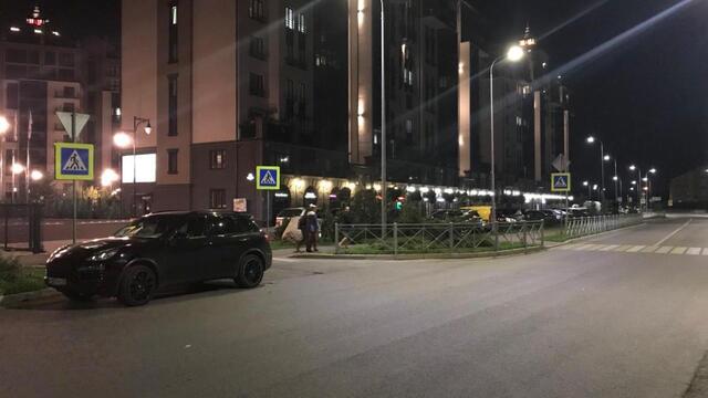 На ул. Артиллерийской Porsche сбил двухлетнего ребёнка, выбежавшего на дорогу