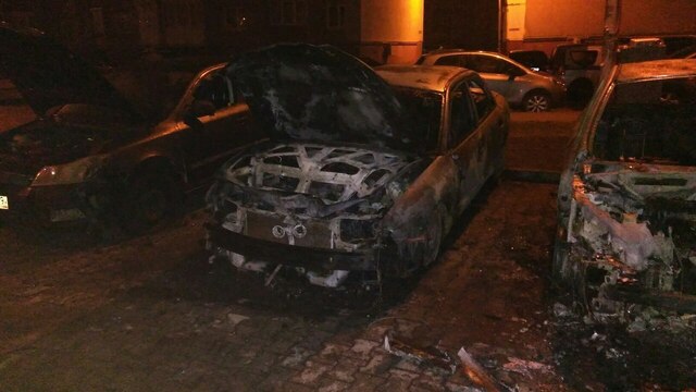 Калининградцу заплатили 20 тыс. рублей за поджог автомобилей на ул. Летний проезд