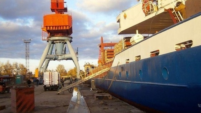 В Светлом портовый рабочий упал в трюм иностранного судна
