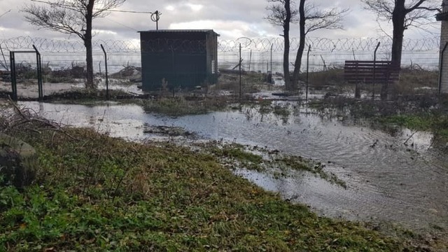 На Куршской косе затопило пункт наблюдения (фото, видео)