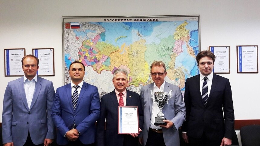 Крупнейший международный сертификационный орган TÜV SÜD наградил "АВТОТОР" почётным дипломом и памятным кубком "За приверженность идеям качества"  | Пресс-служба "АВТОТОР"