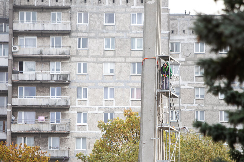 На Московском проспекте начали демонтировать стелу памятного знака морякам-балтийцам - Новости Калининграда | Александр Подгорчук / "Клопс"