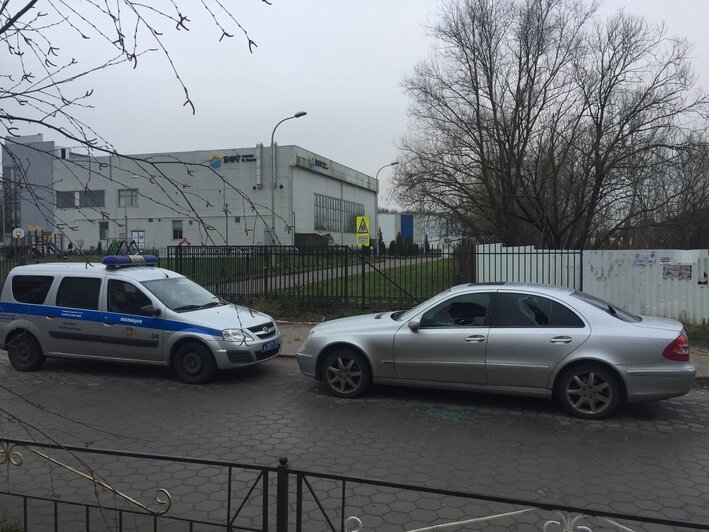 В центре Калининграда неизвестные обстреляли Mercedes - Новости Калининграда | Александр Подгорчук / "Клопс"