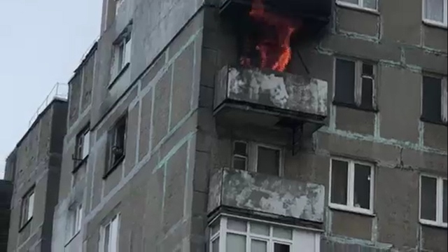 На ул. Гайдара загорелась квартира на восьмом этаже жилого дома (фото, видео)