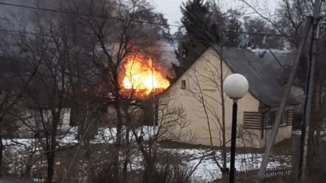 В Калининграде во время пожара на Аллее Смелых пострадал человек (видео, обновлено)