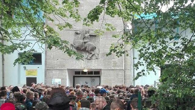 В Калининграде тысячи человек пришли на автограф-сессию после матча 