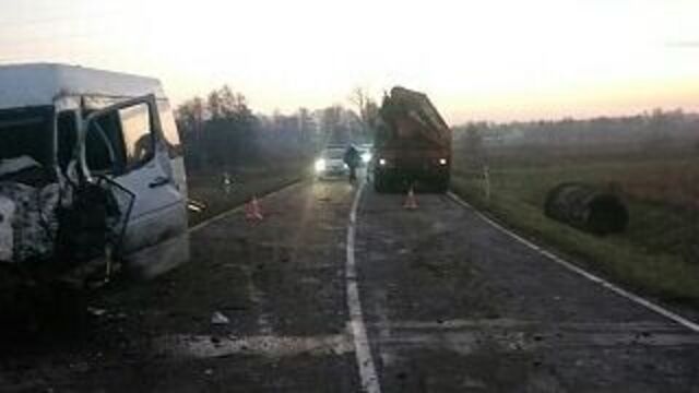 В полиции рассказали подробности ДТП на зеленоградской трассе, где с прицепа упал груз