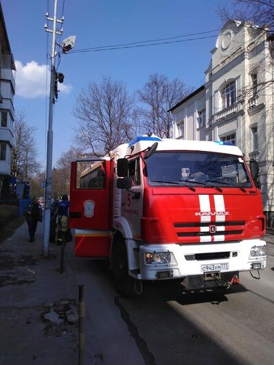 В Калининграде при пожаре на ул. Гостиной пострадал мужчина (фото) - Новости Калининграда | Фото: Татьяна Девиченская