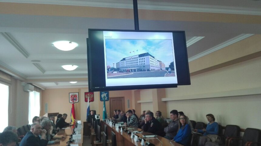 Советник губернатора по архитектуре предложил надстроить здание калининградской мэрии (эскиз) - Новости Калининграда | Фото: "Клопс"