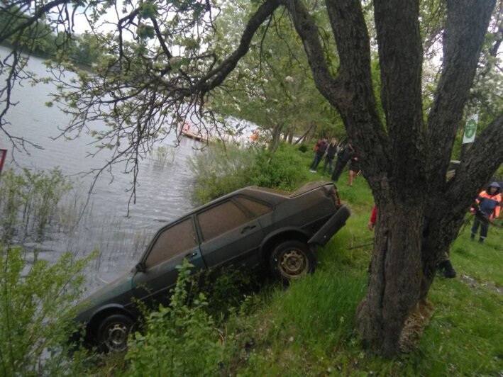 В Калининграде из озера Шенфлиз достали угнанный Audi (фото, видео) - Новости Калининграда | Фото: Кирилл Порошин / "Янтарные моржи"