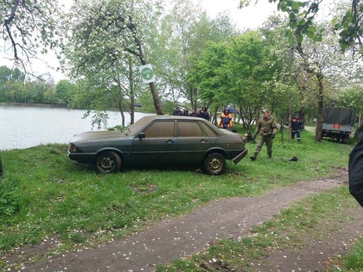 В Калининграде из озера Шенфлиз достали угнанный Audi (фото, видео) - Новости Калининграда | Фото: Кирилл Порошин / "Янтарные моржи"