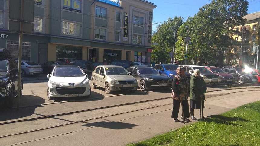 В Калининграде эроПАЗ увезли от Центрального парка в неизвестном направлении - Новости Калининграда | Фото: пресс-служба администрации города / Facebook