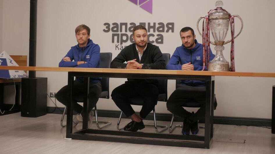 В Калининград привезли футбольный кубок России (фото, видео) - Новости Калининграда | Фото: Анатолий Соснин, Денис Фролов