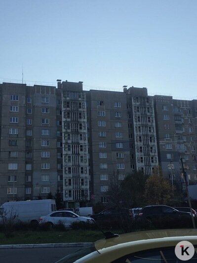 В Калининграде полуголая женщина с криками о помощи вылезла на подоконник десятого этажа (фото) - Новости Калининграда | Фото очевидца