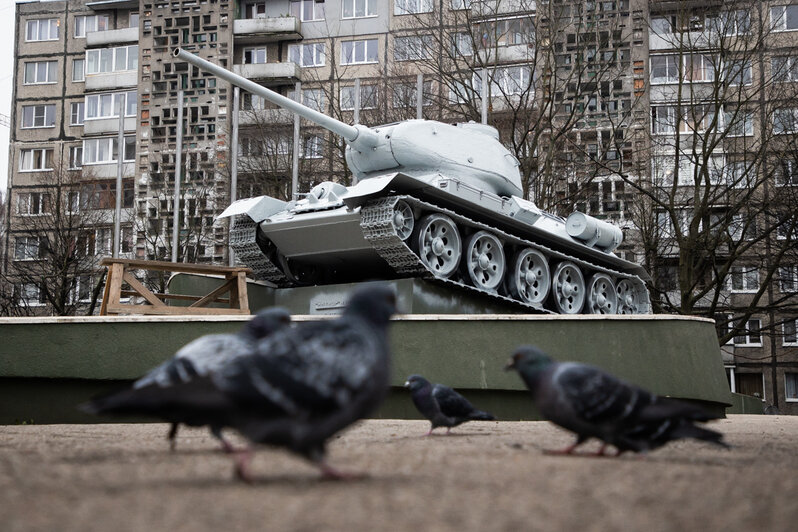 Т-34 в "зимнем камуфляже": танк на Соммера подготовили к покраске (фото) - Новости Калининграда | Фото: Александр Подгорчук / "Клопс"