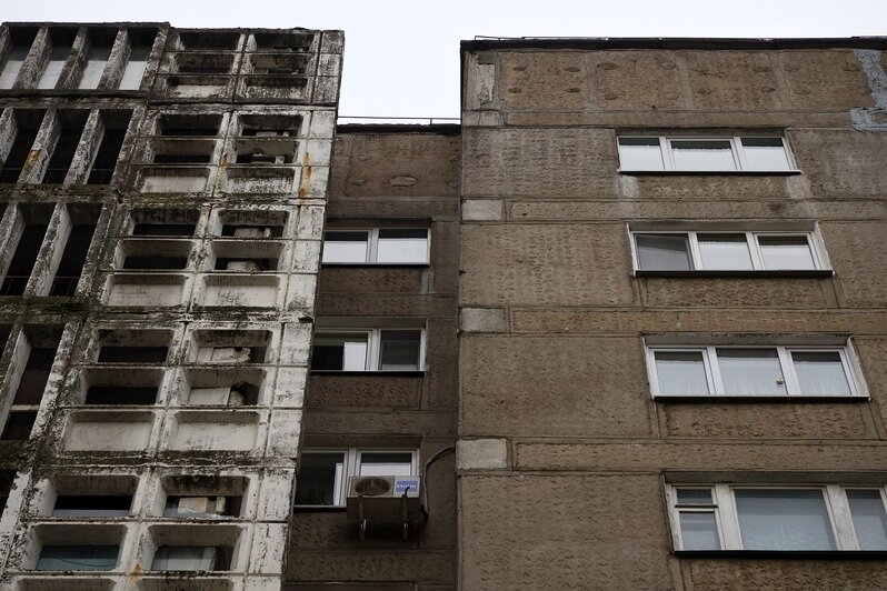 Жители высотки на Гайдара рассказали о 24-летней соседке, звавшей на помощь с карниза десятого этажа - Новости Калининграда | Александр Подгорчук / "Клопс"