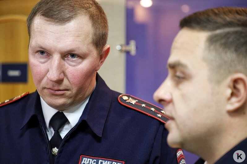  В Калининграде генерал полиции наградил семью, спасшую ребёнка после ДТП в Пионерском (фото) - Новости Калининграда | Фото: Александр Подгорчук / "Клопс"