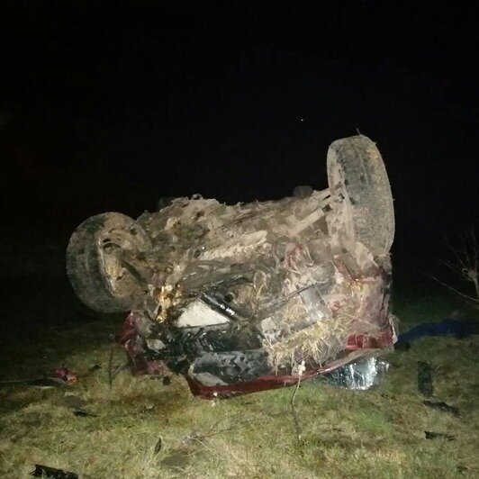 Под Гусевом Volkswagen врезался в дерево и опрокинулся в кювет (фото) - Новости Калининграда | Фото: пресс-служба регионального УМВД