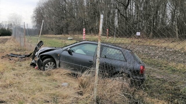 Пьяный поляк на Audi  протаранил забор на границе с Калининградской областью (фото)  
