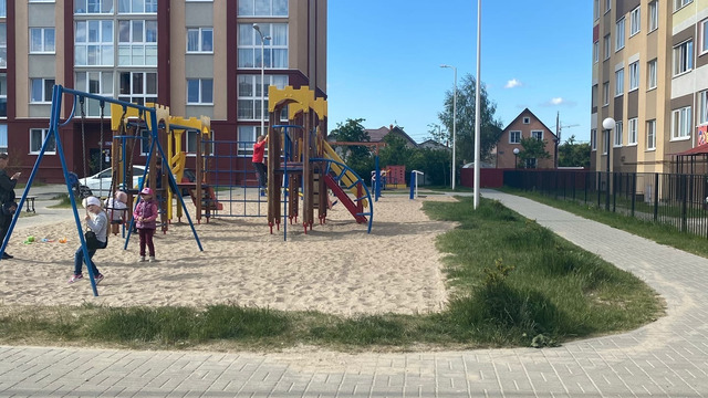 В Калининграде неизвестная женщина избила на детской площадке восьмилетнего мальчика
